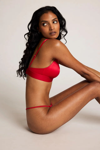 Glacé String Thong in Cerise