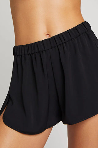 Supreme Short in Black