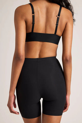 Base Smoothing Short in Black
