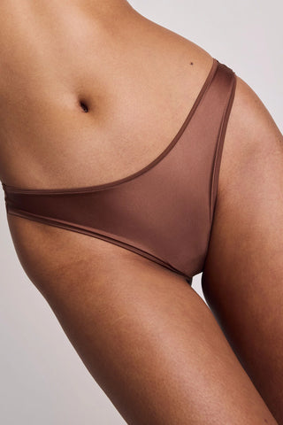 Glacé Dipped Thong in Praline (Pack)